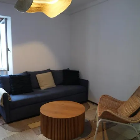 Alfama Duplex Near Fado Museum Apartament