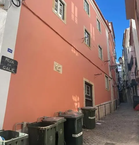 Alfama Duplex Near Fado Museum Apartament