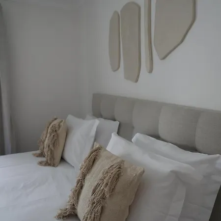 Alfama Duplex Near Fado Museum *