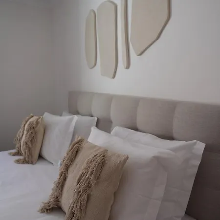 Alfama Duplex Near Fado Museum Apartment *