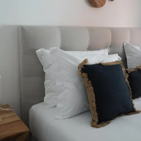 Alfama Duplex Near Fado Museum شقة
