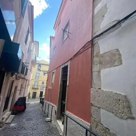 Alfama Duplex Near Fado Museum Lisbona