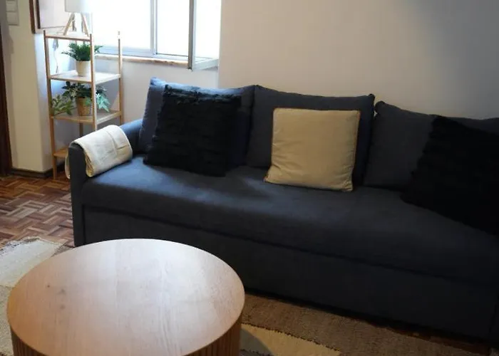 דירה Alfama Duplex Near Fado Museum ליסבון